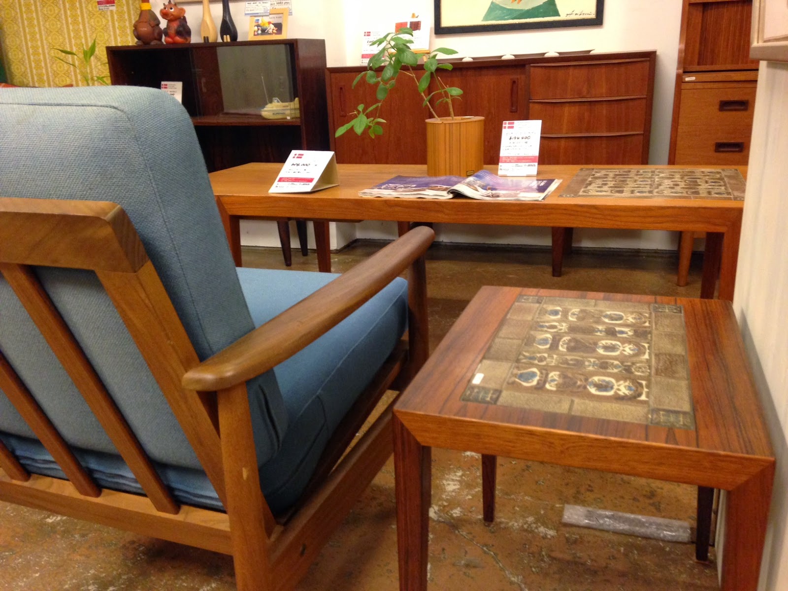 買付商品 入荷しました！ ロイヤルコペンハーゲンBACAのサイドテーブル